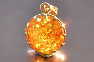 Splendid pandantiv vintage cu chihlimbar, realizat din aur roz de 14k vpab001